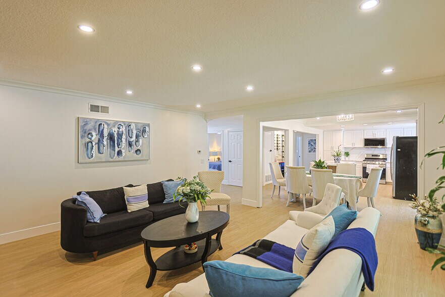 More Photos Of 17819 Bay St, Fountain Valley Specialty For Sale