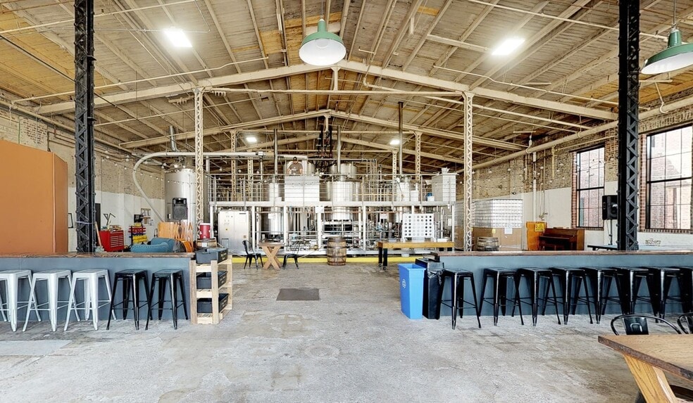 More Photos Of 101 N Haven St, Baltimore Showroom For Lease