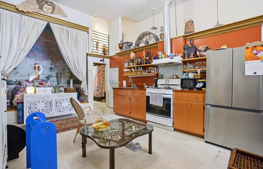 More Photos Of 733 Loring Ave, Crockett Apartments For Sale