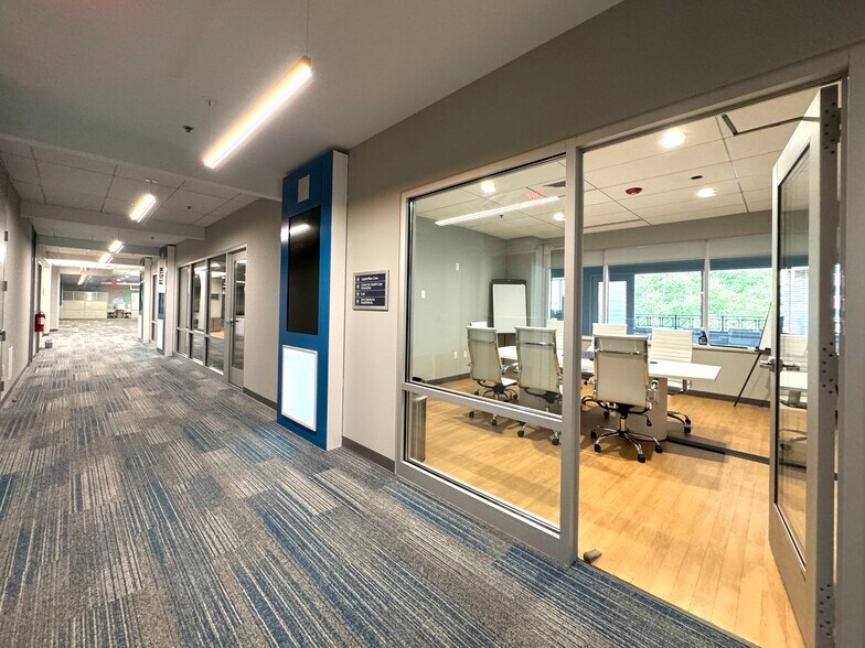 More Photos Of 100 N Queen St, Lancaster Office For Sale