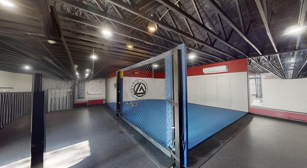 More Photos Of 3508 S Manhattan Ave, Tampa Health Club For Sale