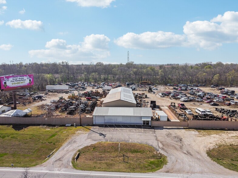 More Photos Of 23780 E Admiral Pl, Catoosa Service For Sale