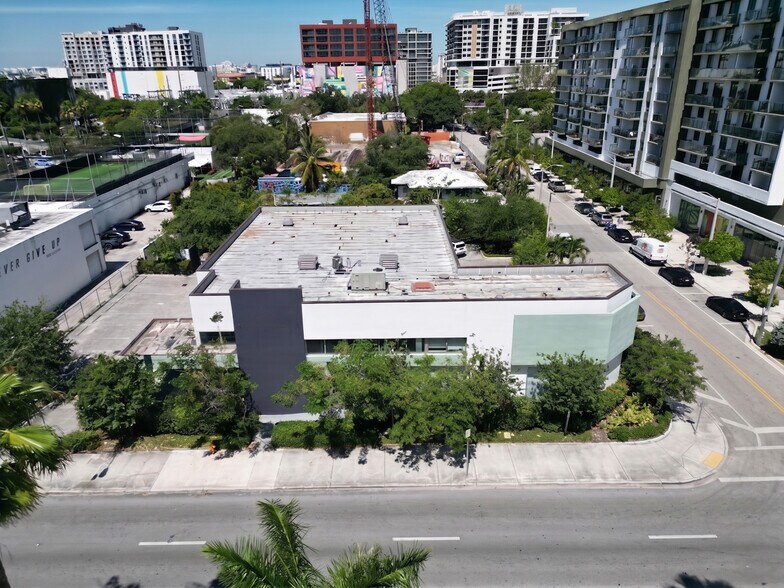 Primary Photo Of 2140 NE 2nd Ave, Miami Auto Repair For Lease