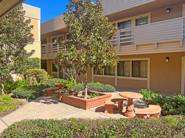 More Photos Of 5951 Encina Rd, Goleta Office For Lease