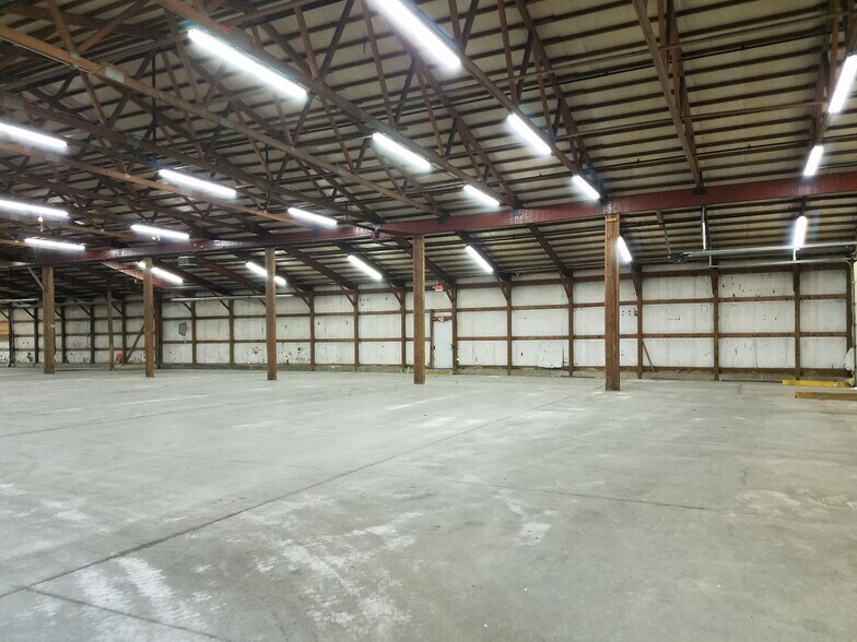 More Photos Of 155 1st St, Winthrop Warehouse For Lease