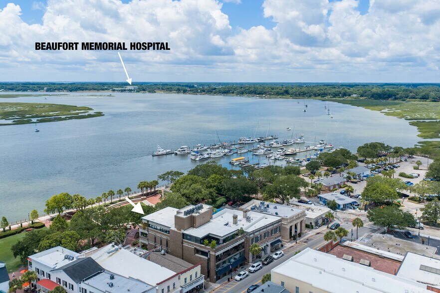 More Photos Of 916 Bay St, Beaufort Office For Sale