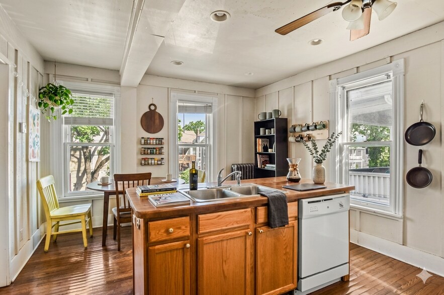 More Photos Of 120-126 N Franklin St, Madison Apartments For Sale