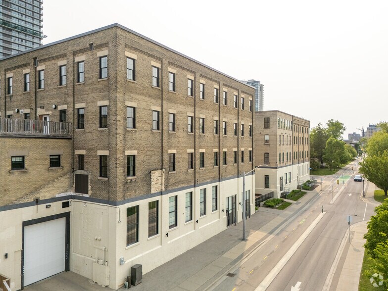 More Photos Of 121-151 Charles St W, Kitchener Office Residential For Lease
