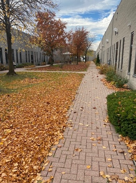 More Photos Of 5160 Explorer Dr, Mississauga Light Distribution For Lease