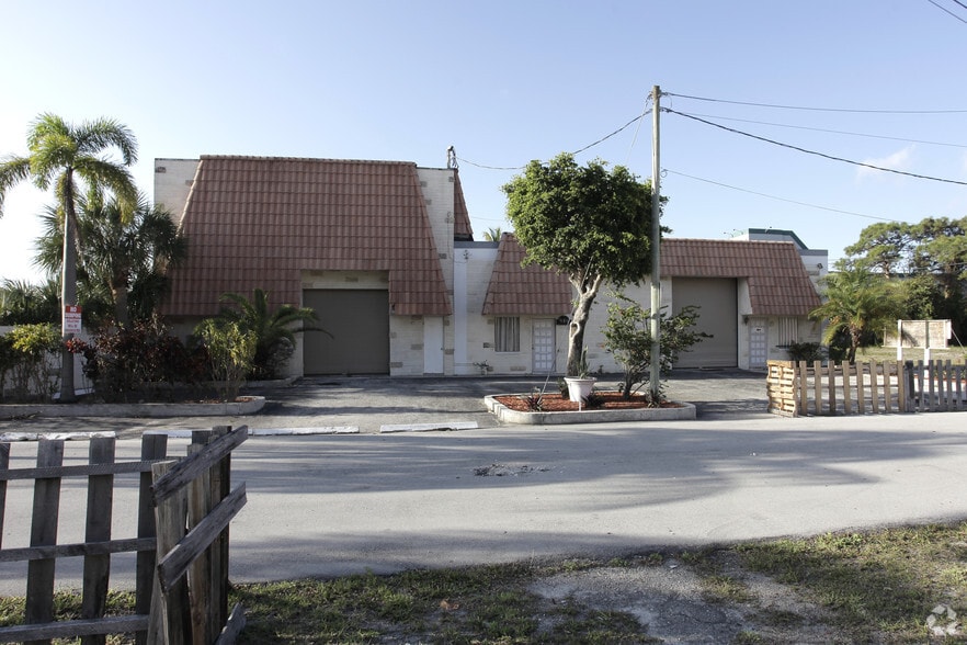 More Photos Of 984 SW 13th Ct, Pompano Beach Warehouse For Lease