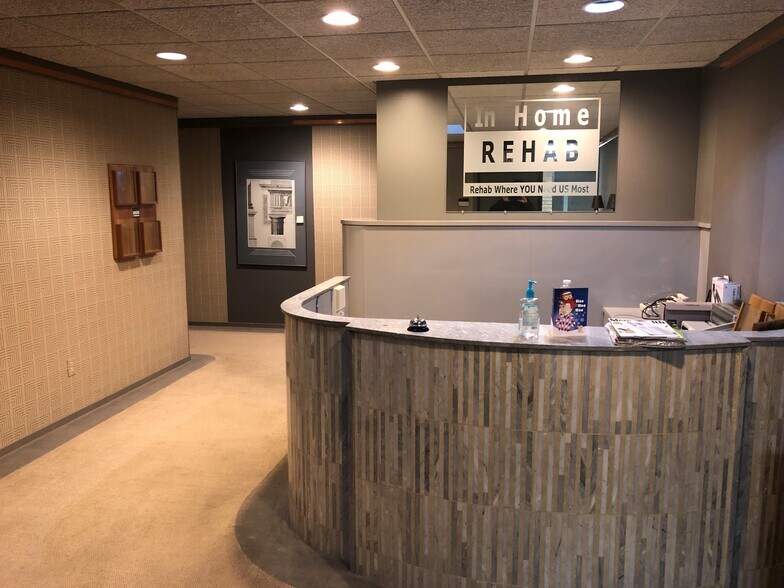 More Photos Of 18285 E 10 Mile Rd, Roseville Medical For Sale