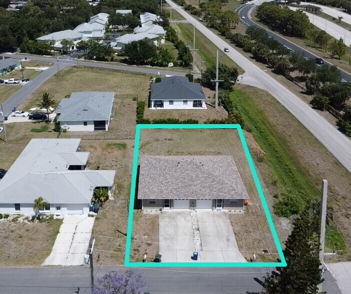 More Photos Of 100 Charles Dr, Nokomis Multifamily For Sale