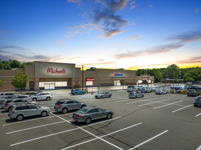 More Photos Of 225-273 Wilbur Cross Hwy, Berlin Unknown For Lease