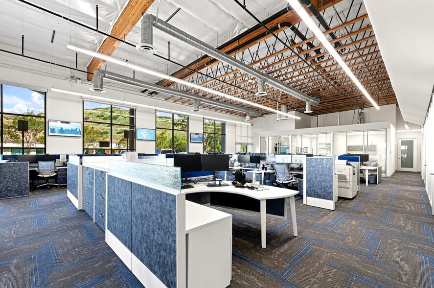 More Photos Of 815 Camarillo Springs Rd, Camarillo Office For Sale
