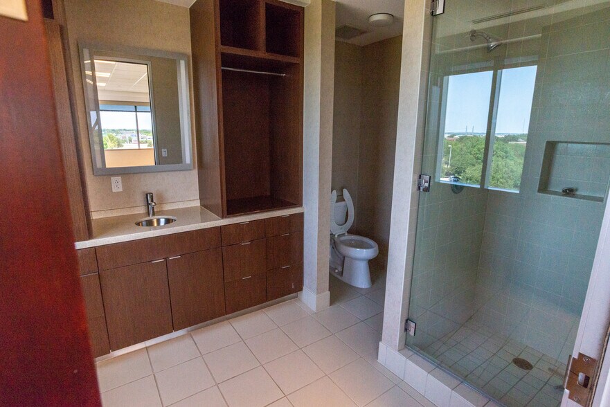 More Photos Of 1600 N Redbud Blvd, McKinney Office For Sale