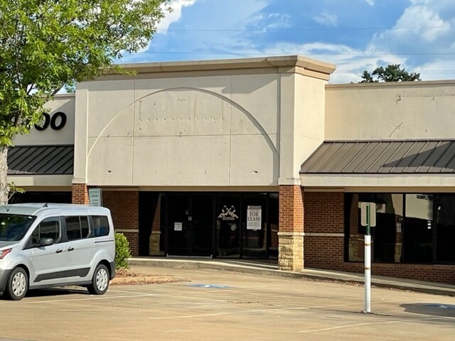 More Photos Of 1300-1302 Lafayette Pky, Lagrange Storefront For Lease