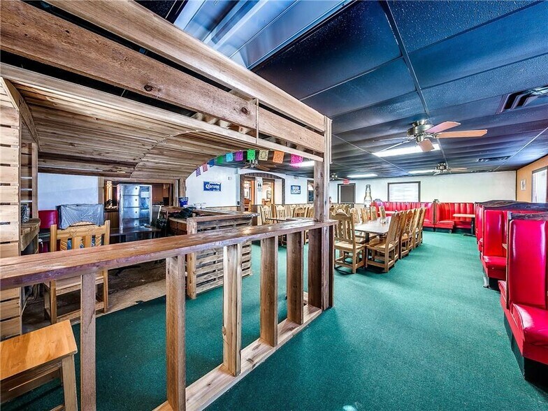 More Photos Of 1901 SW 27th St, El Reno Restaurant For Sale