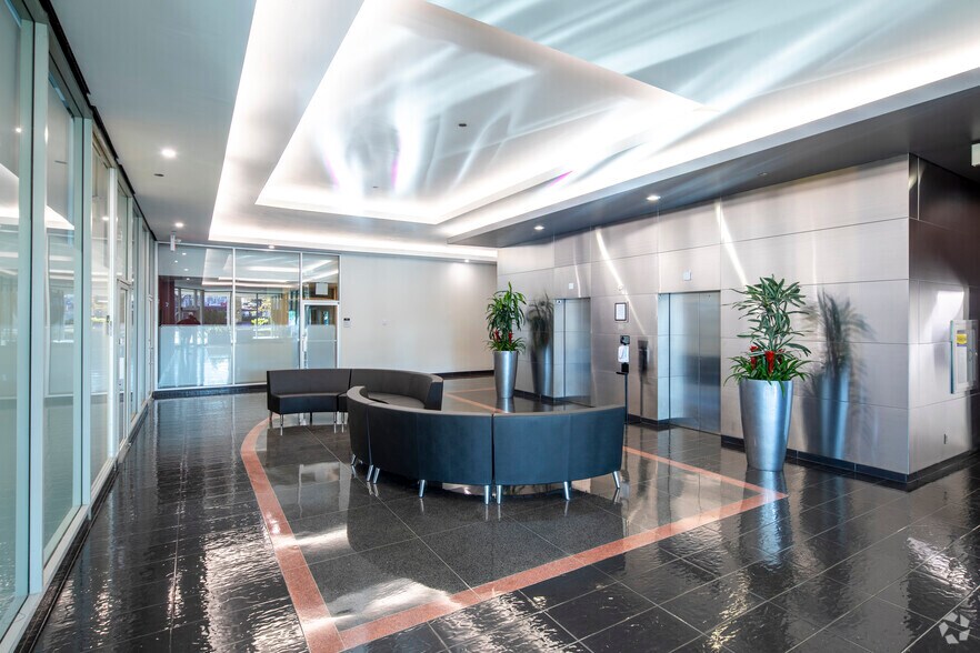 More Photos Of 100 York Blvd, Richmond Hill Office For Lease