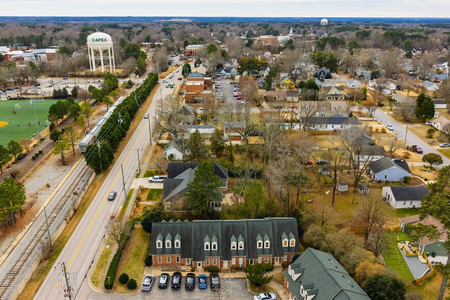 More Photos Of 130 Salem Towne Ct, Apex Office For Sale