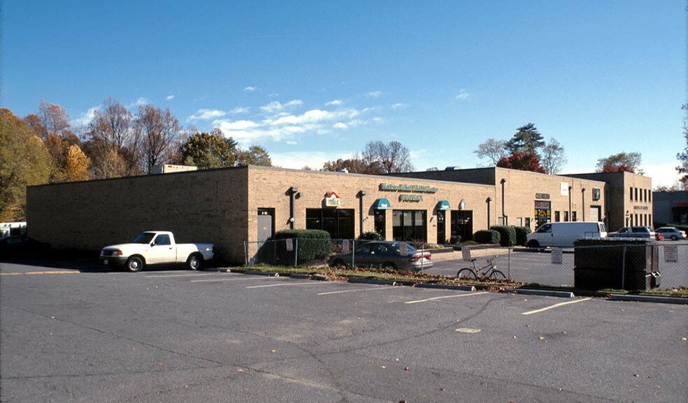 More Photos Of 3875-3895 Pickett Rd, Fairfax Freestanding For Lease
