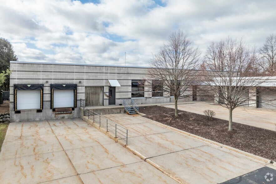 More Photos Of 8310 Excelsior Dr, Madison Office For Lease