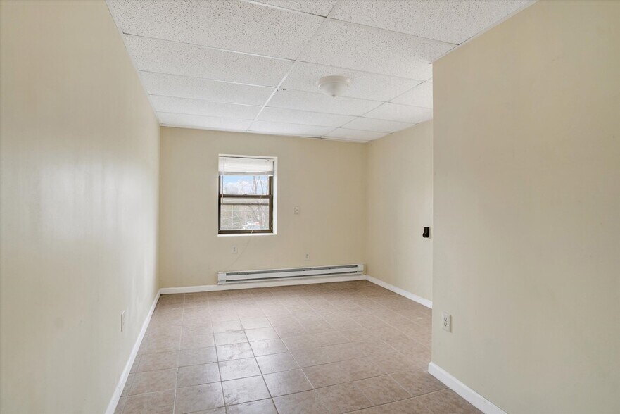 More Photos Of 1938 W Market St, York Freestanding For Sale