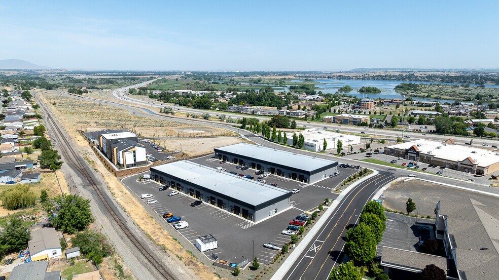 More Photos Of 1333 Tapteal Dr, Richland Warehouse For Lease
