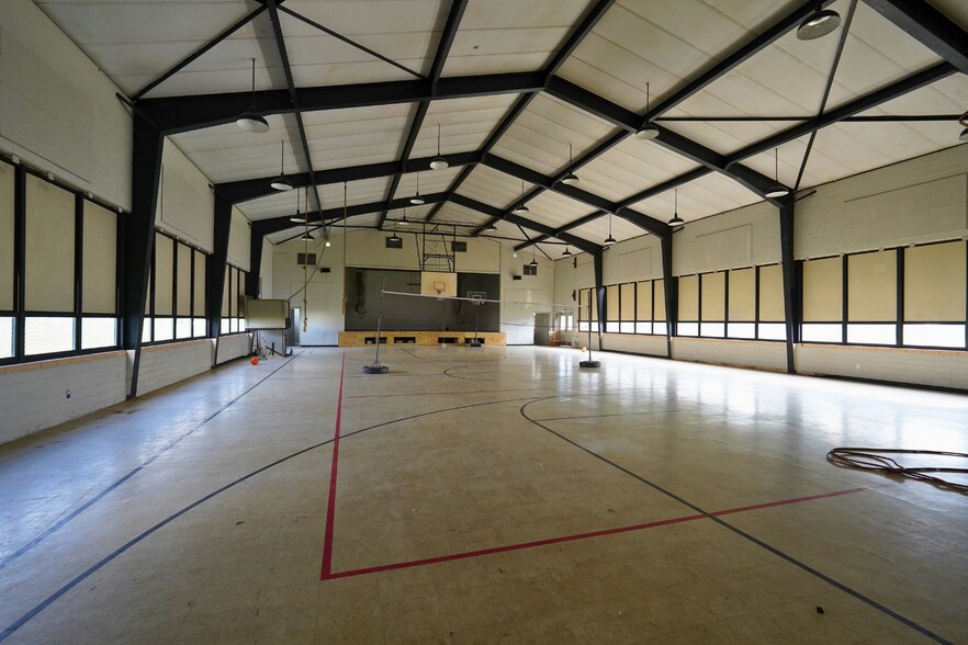 More Photos Of 1900 Pope St, Beaumont Flex For Lease