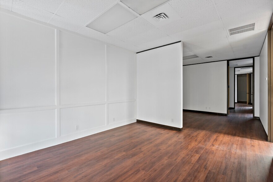 More Photos Of 4500 Carter Creek Pky, Bryan Office For Lease