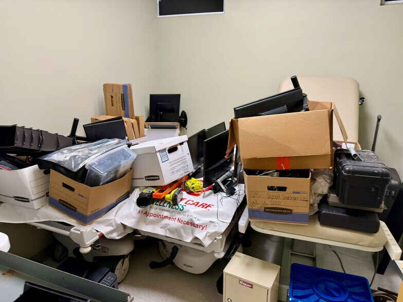 More Photos Of 514 Esther Cut, Fort Walton Beach Office For Sale