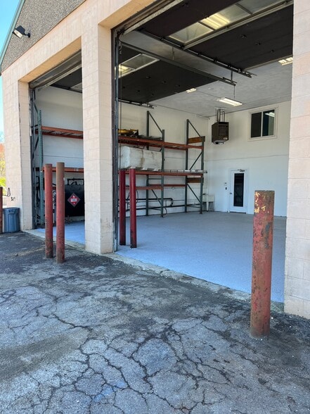 More Photos Of 47 Mitchell Rd, Ipswich Manufacturing For Lease