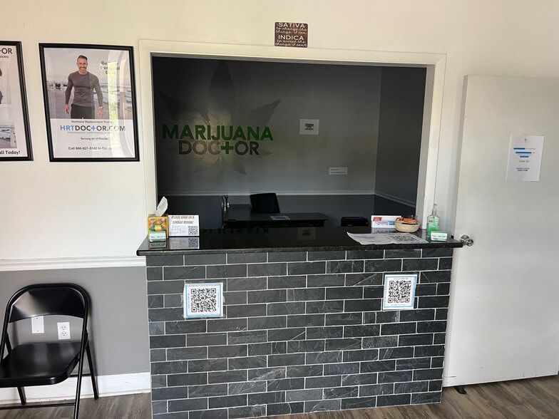 More Photos Of 4410 W Hillsborough Ave, Tampa Storefront Retail Office For Lease