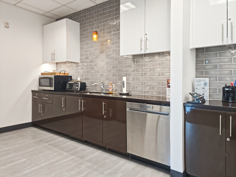 More Photos Of 1915 NE Stucki Ave, Beaverton Coworking Space