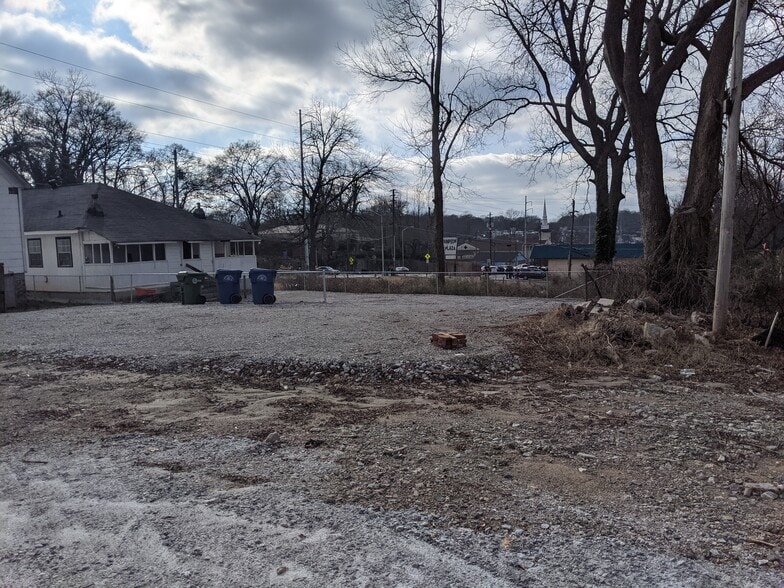 More Photos Of 699 Joseph E Boone Blvd NW, Atlanta Flex For Lease