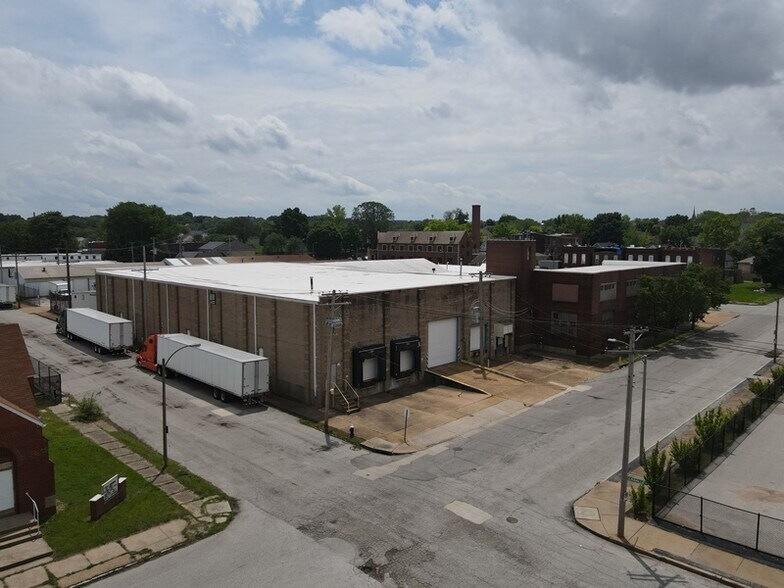 Primary Photo Of 1120 Montrose Ave, Saint Louis Manufacturing For Sale