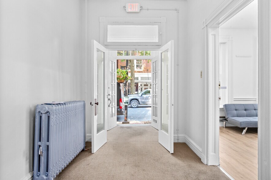 More Photos Of 54 E Patrick St, Frederick Storefront For Lease