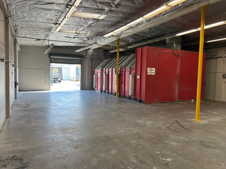 More Photos Of 500 S Raymond Ave, Fullerton Warehouse For Lease