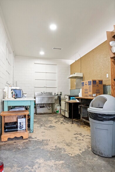 More Photos Of 1911 State Hwy 132, Natalia Multifamily For Sale