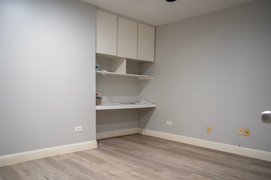 More Photos Of 4925 Avenue H, Rosenberg Warehouse For Lease