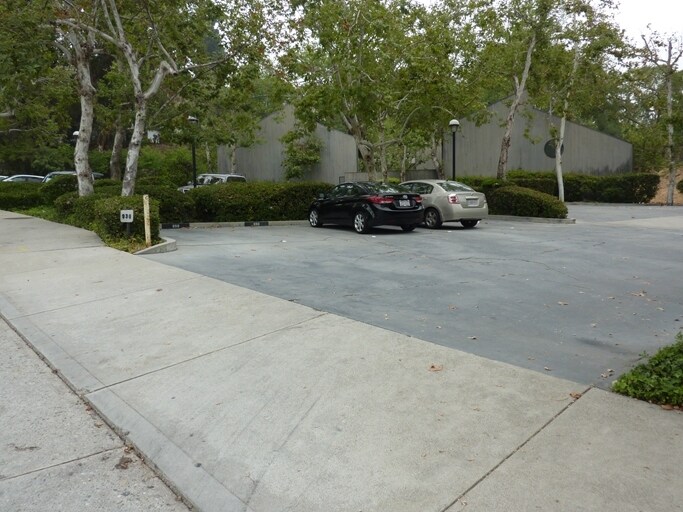 More Photos Of 930 Colorado Blvd, Los Angeles Office For Sale