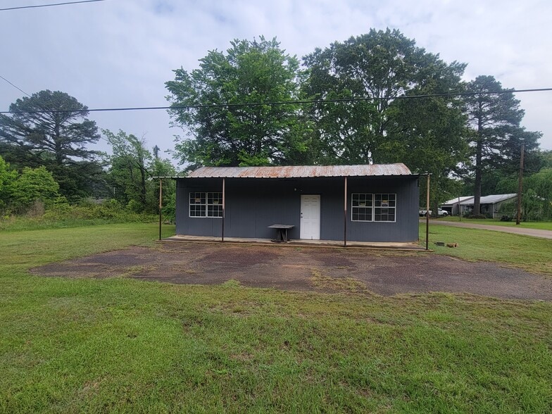 More Photos Of 2209 Avenue A, Hooks Warehouse For Sale