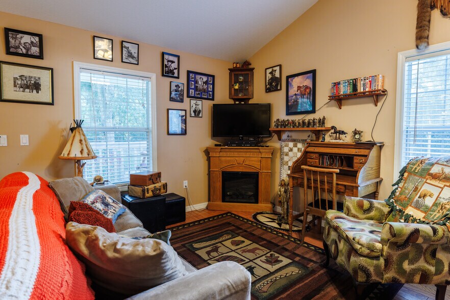 More Photos Of 215 E French Ave, Orange City Hospitality For Sale