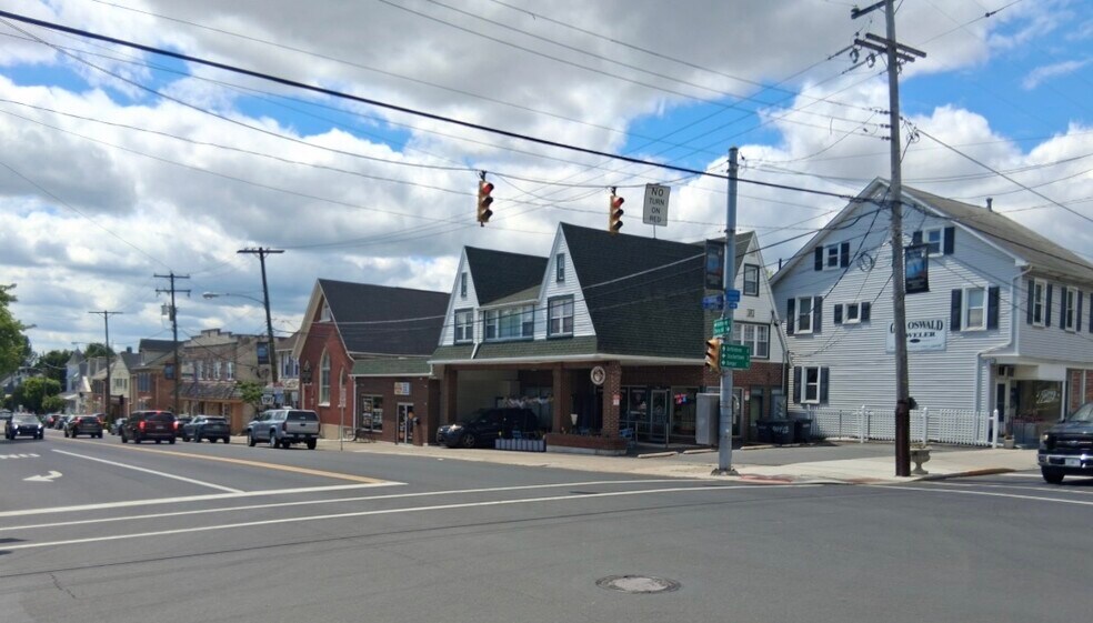 More Photos Of 6 S Broad St, Nazareth General Retail For Sale