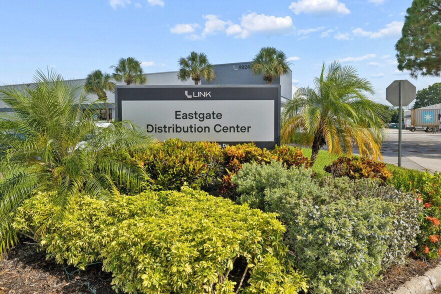 More Photos Of 9862-9876 Currie Davis Dr, Tampa Unknown For Lease