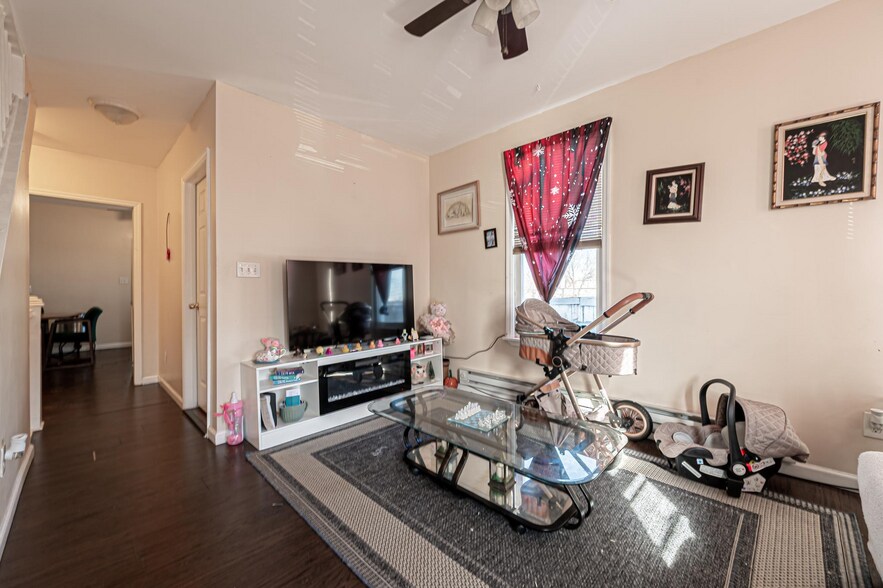 More Photos Of 434 W Landis Ave, Vineland Storefront Retail Residential For Sale