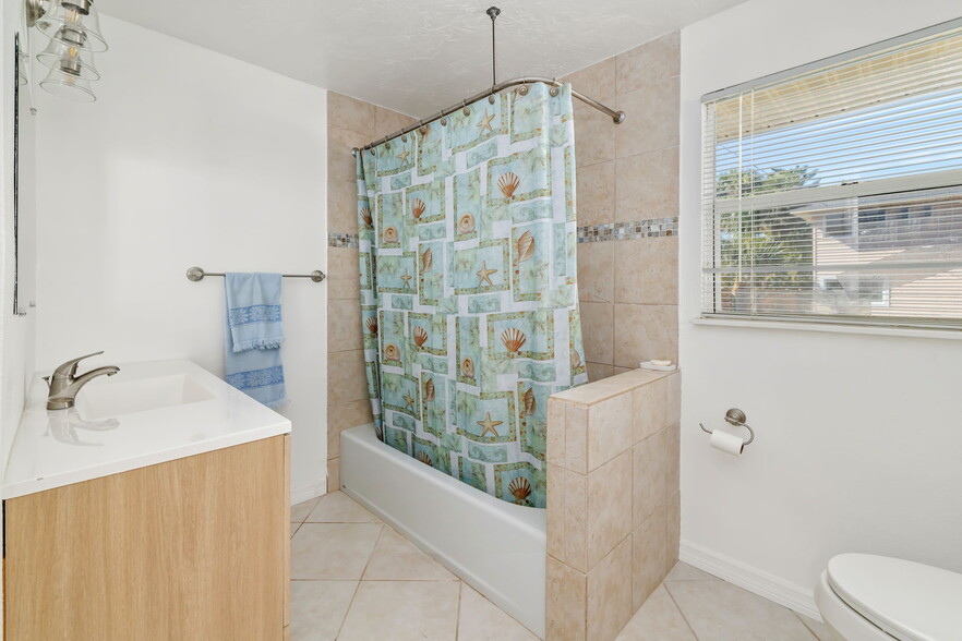 More Photos Of 9022 Midnight Pass Rd, Sarasota Apartments For Sale