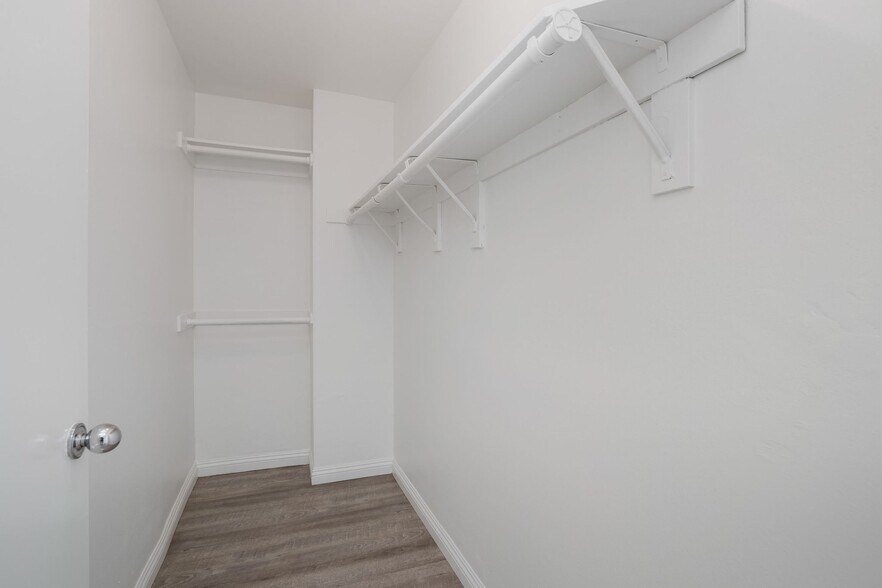 More Photos Of 712 Pacific St, Santa Monica Apartments For Sale