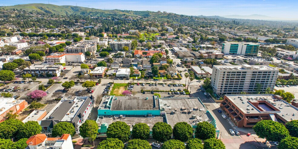 More Photos Of 7036-7058 Greenleaf Ave, Whittier Storefront For Sale