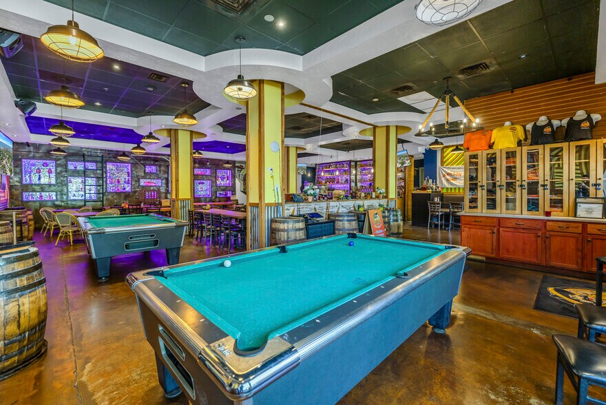 More Photos Of 2834 Beach Blvd, Gulfport Freestanding For Sale