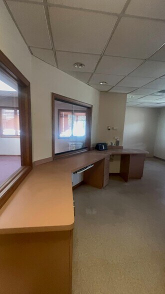 More Photos Of 680 Easton Ave, Somerset Medical For Sale